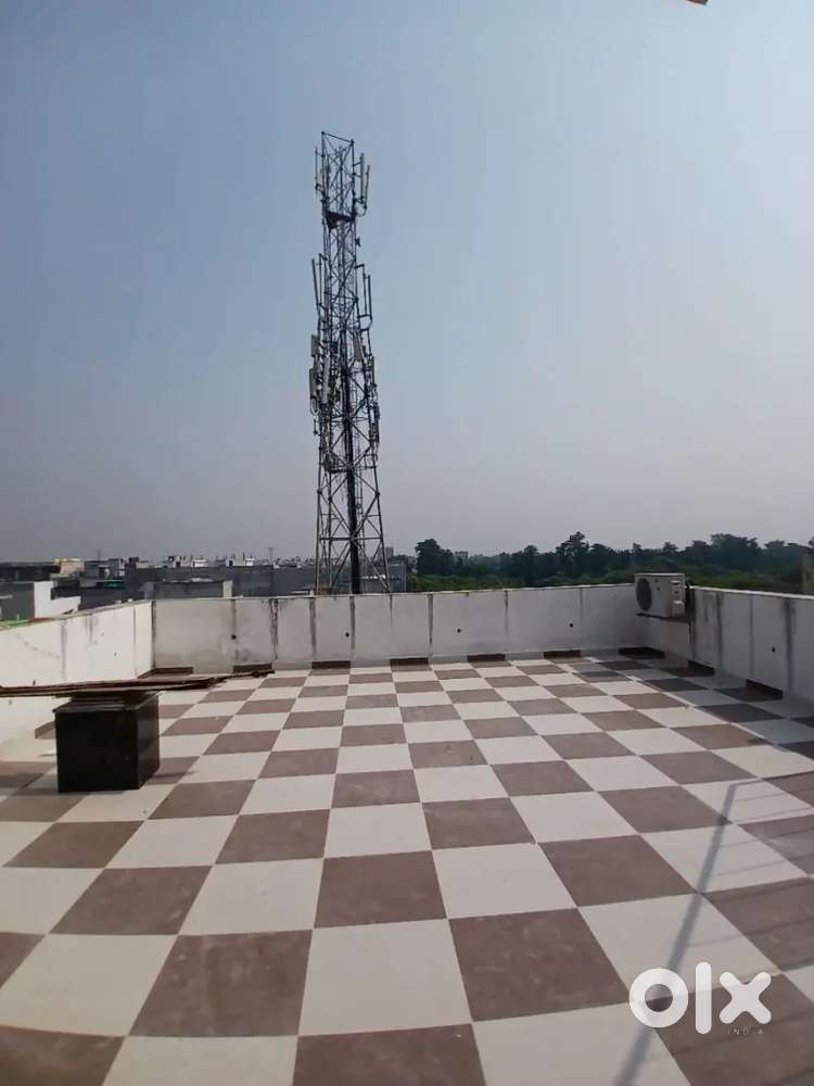 Office space for rent 3rd floor with big terrace