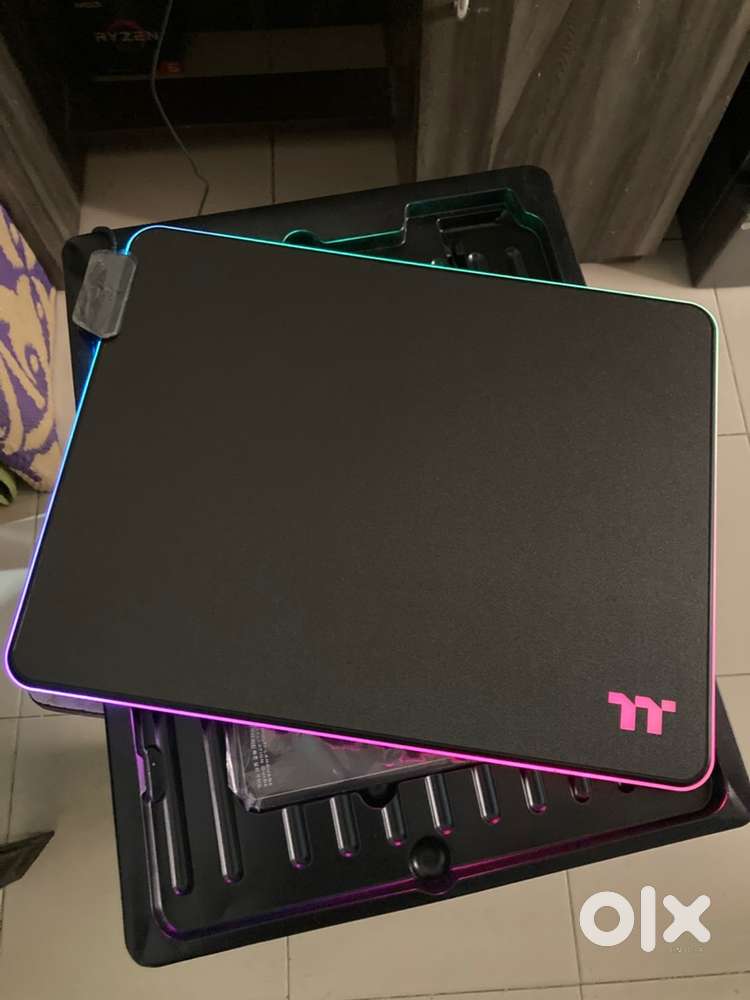 Thermaltake Level 20 RGB Splash-Proof/Anti-Slip Rubber Base Mouse Pad