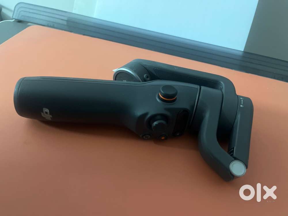 DJI OSMO Mobile 6 - With New conditon