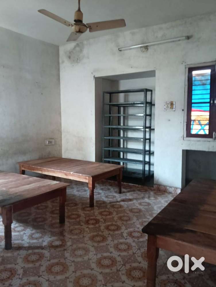 1BHK for bachelor Girls at Samta Colony Prime Location