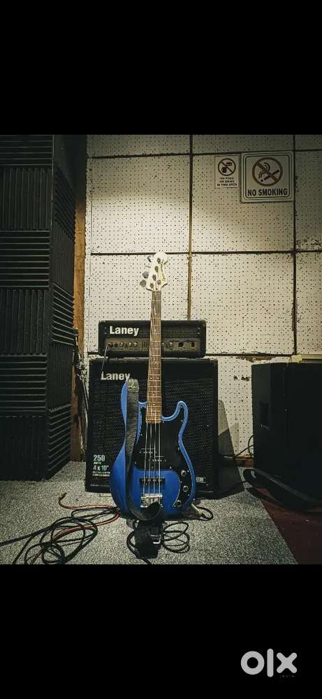 Fender Squier Affinity Bass Guitar