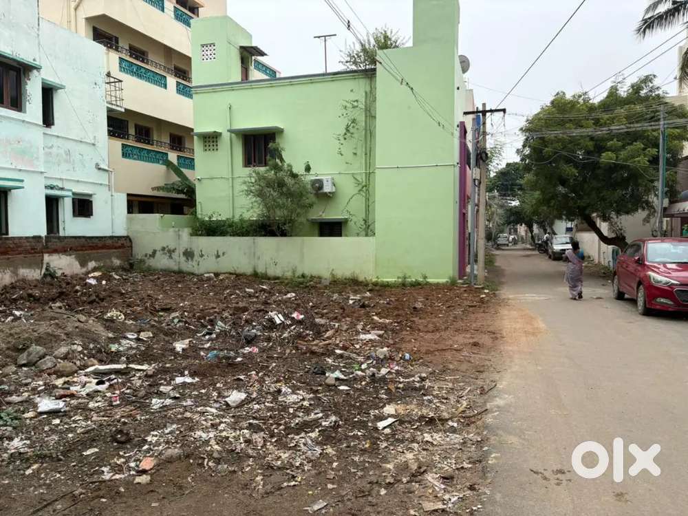 Land for sale in gomathipuram main location