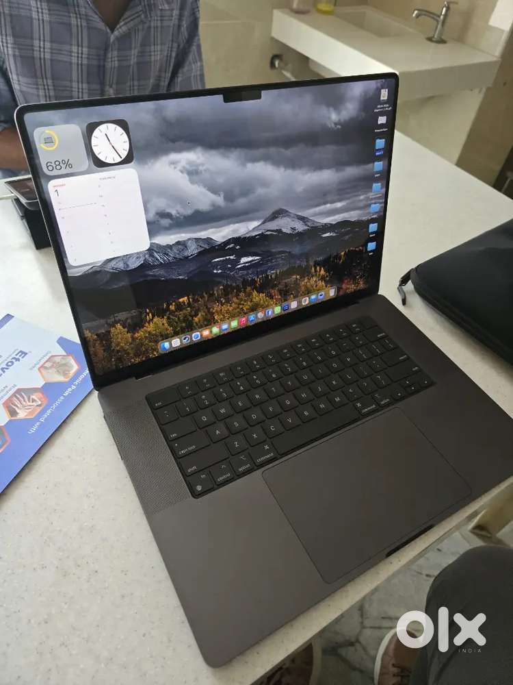 Macbook pro Space black 16 inch