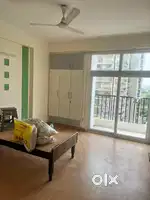 Looking for a FEMALE FLATMATE