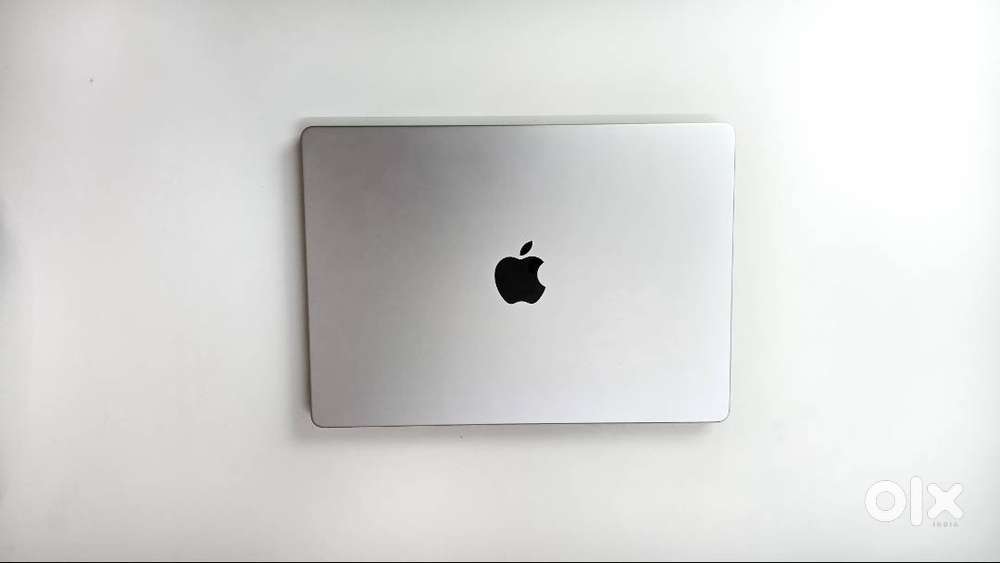 Macbook M3 Pro, 4TB SSD,  Thunderbolt 4 Element Hub