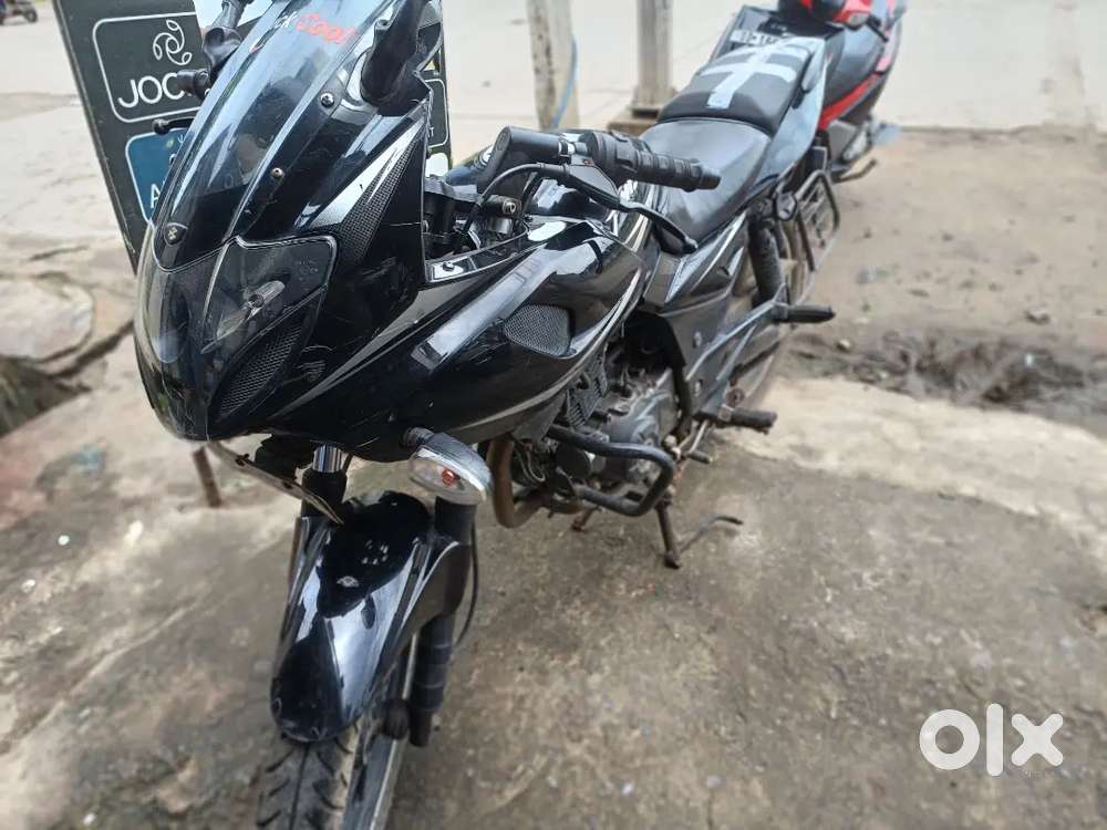 Pulsar 220 tiptop condition, genuine customer call me.