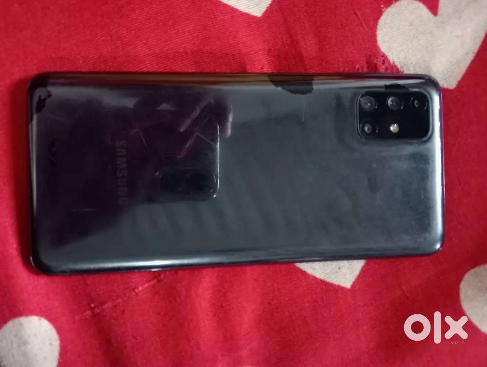 Samsung m51 sab kuch original Hai bill box nhi h