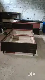 Single bed with box 6/4