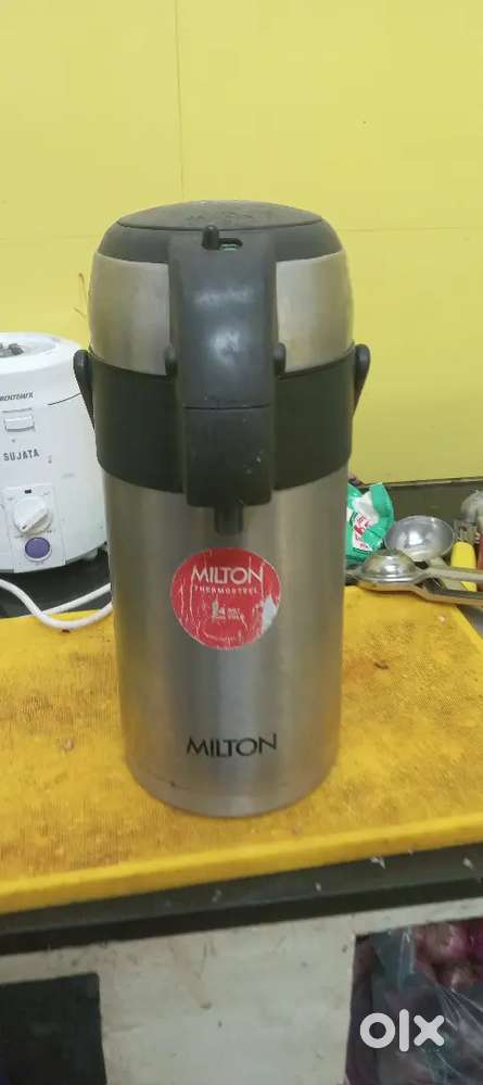 Urgent selling for money problem Cafe ka all Saman hai