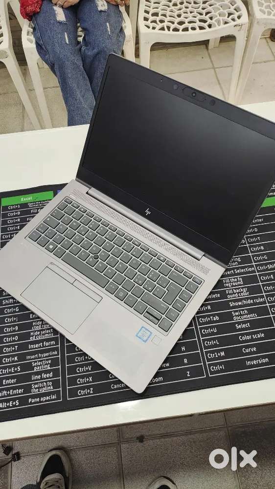 i5 8th generation 8/256gb SSD 
    4 gb graphic intigratit