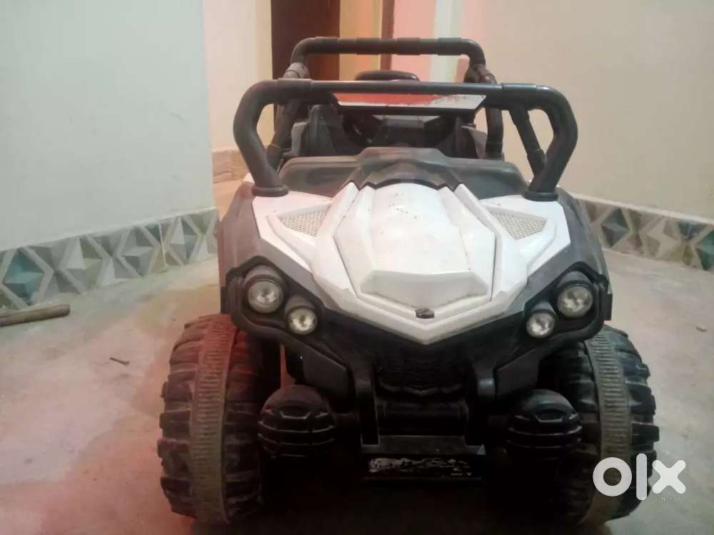 Rechargeable battey car