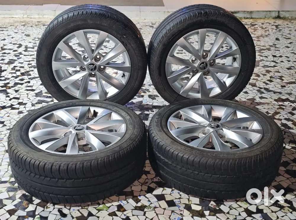 2020 Skoda Octavia OEM Alloy Wheels & Tyres