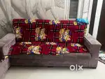 5 seter sofa and Center table