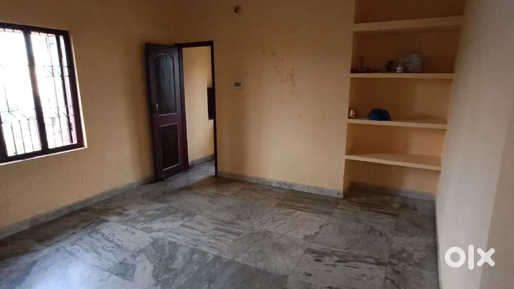 Working and Student Male Decent Roommate need