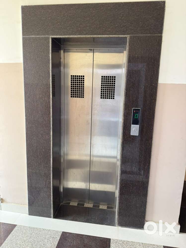 ,Prime location, good,connectivity, 100 fit road, nearby market