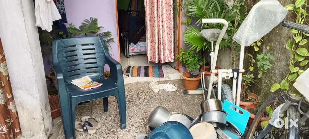 House for Sale with Ladies Parlour Room – Urgent Sale