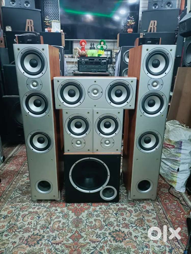 POLK AUDIO 5.1 speakers, jbl klipsch paradigm jamo svs