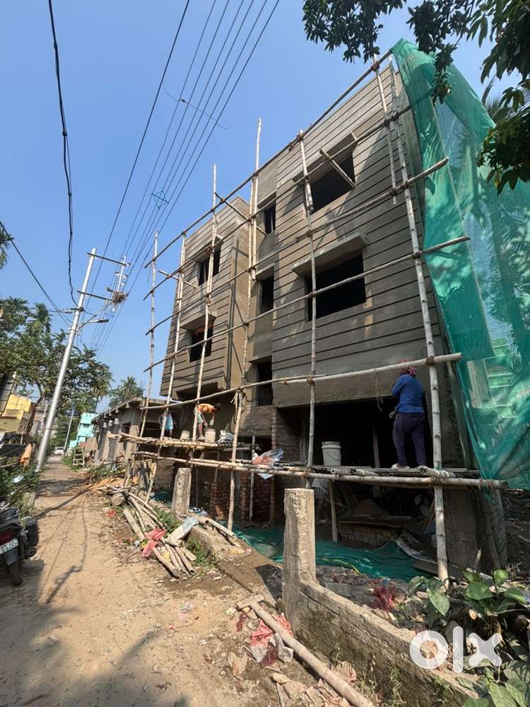 15 mins from behala chowrasta. situated beside supermarket.