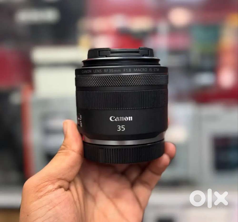 Canon rf 35mm 1.8  stm lens brand new condition bill box available