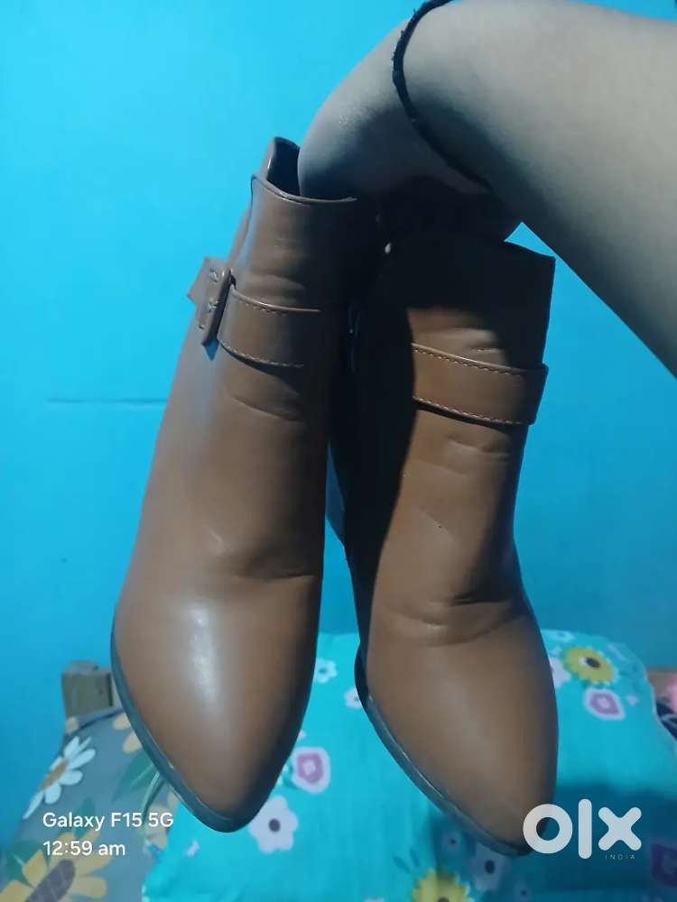 Actually  mere ye boots  3000 pe kharida ta