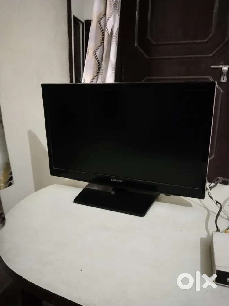 Samsung TV 24 inch