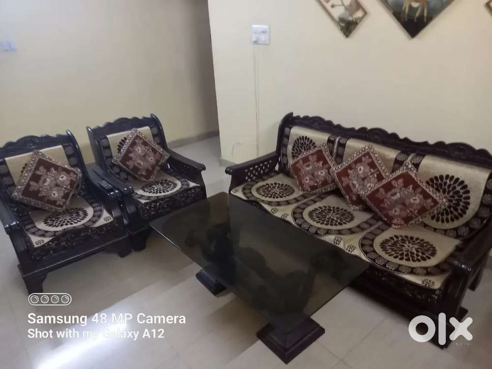 5 seater Sofa with table and coushins