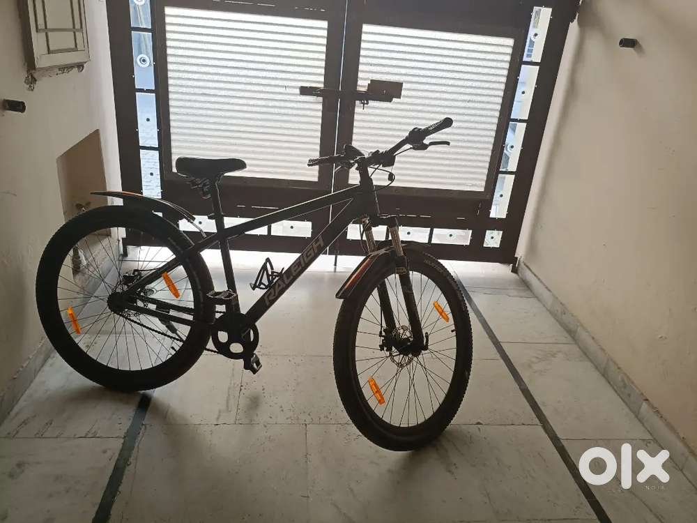 6 months old cycle brand new condition very less used