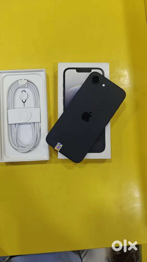 iPhone 16 E (128gb) brand new box full kit 100% battery with warranty