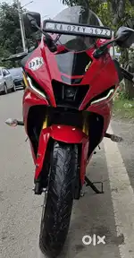 YAMAHA R15 V4