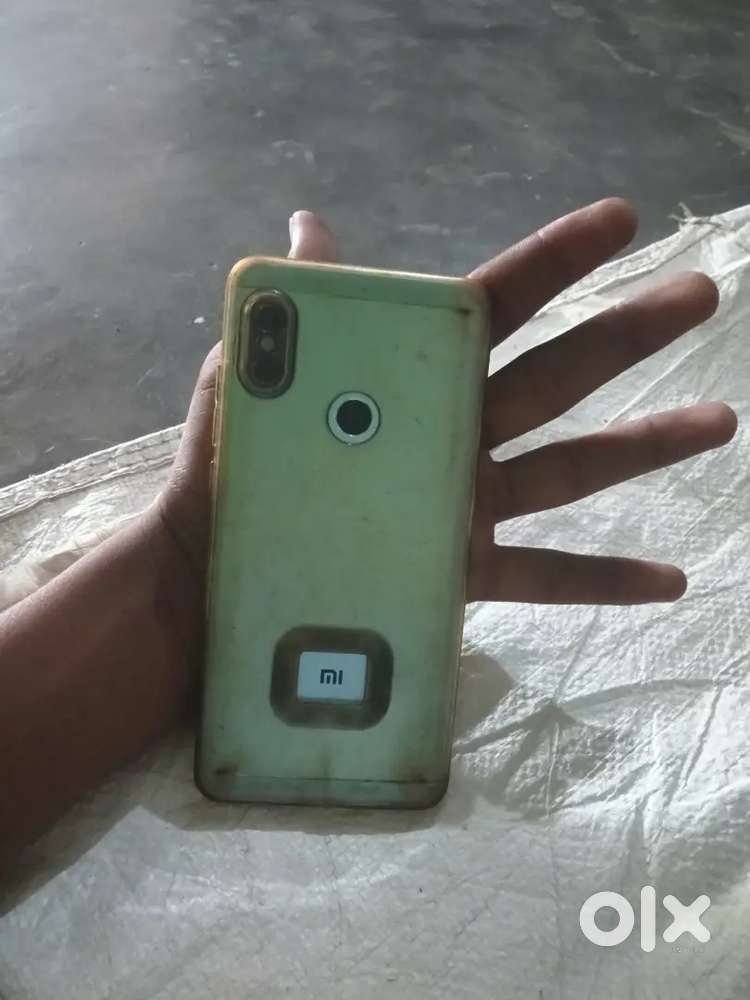 Apna mobile mein bech raha hun