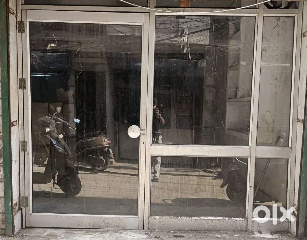 Aluminium glass door