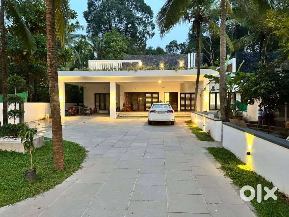 പാലക്കാട് പുതുശ്ശേരി ഹൈവേയ്ക്ക് അടുത്ത് – സുന്ദരമായ വില്ല വില്പനയ്ക്ക്
