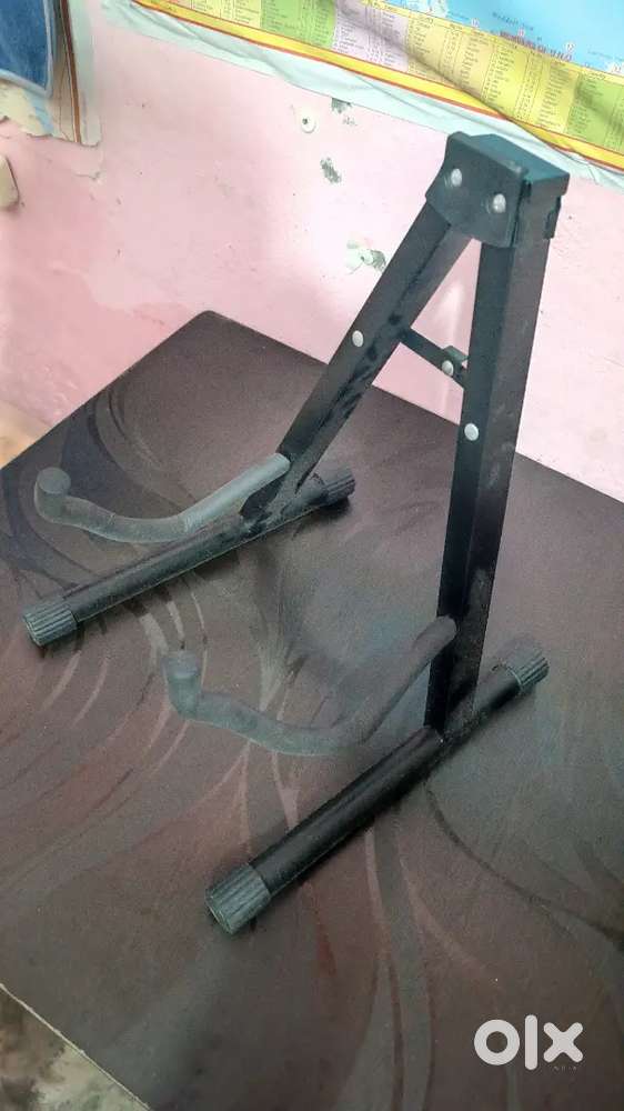 Brand new Guitar stand  foldable metal light weight strong