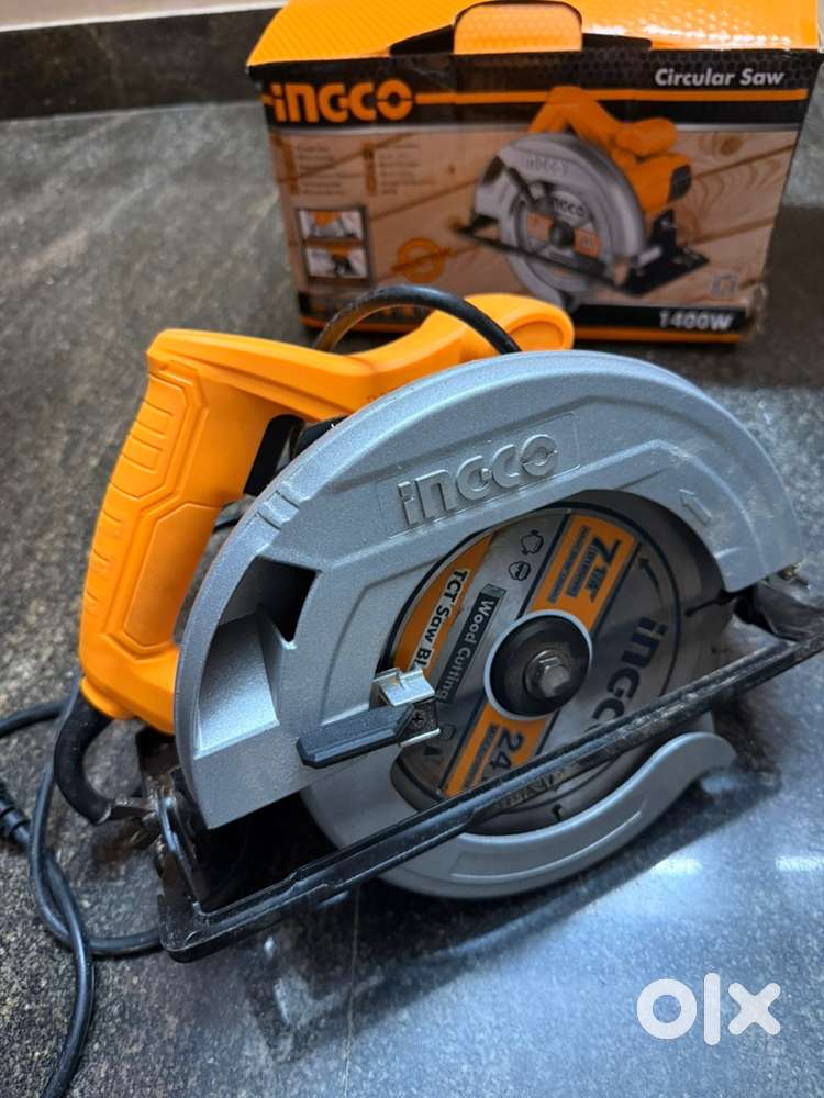 Wood cutting machine/ Circular saw