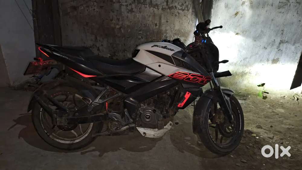 Pulsar ns200