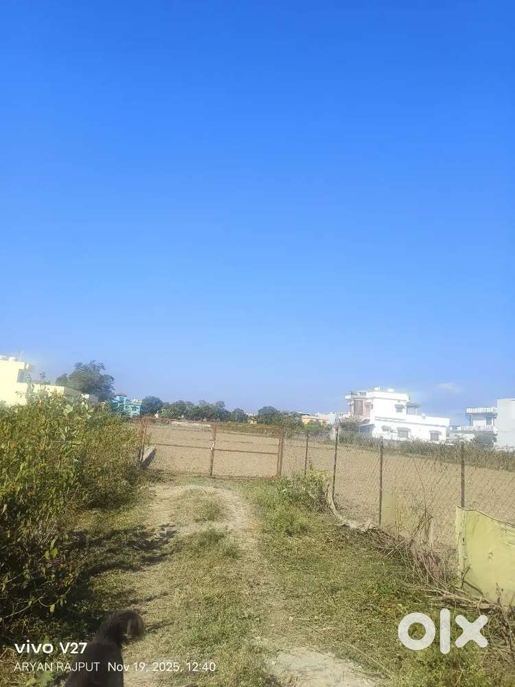 225 gaj plot for sale