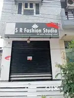 బట్టల షాప్ లో పనిచేయుటకు లేడీ కావలెను