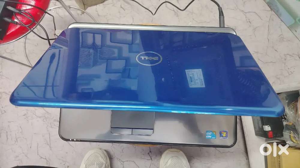Hamre yha refurbished laptop desktop quantity me milte hai and EMI avl