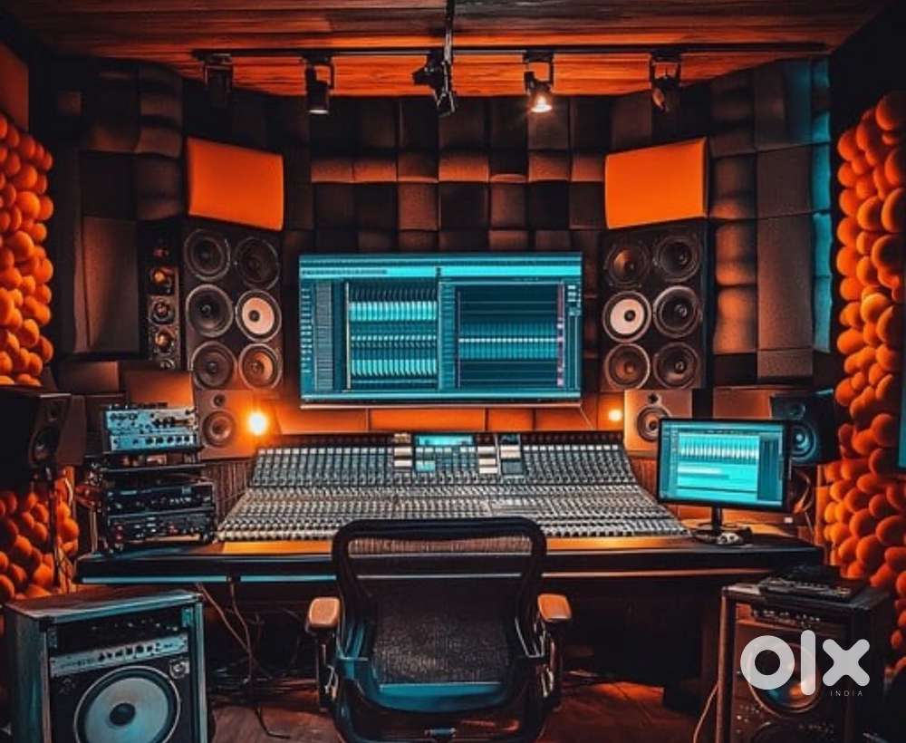 Music production house & sound engineering courses