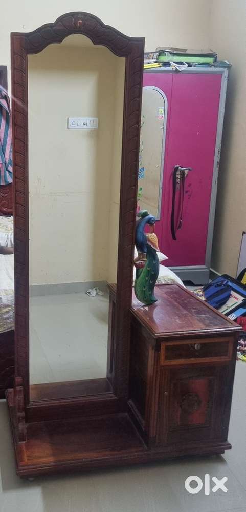 Dressing table