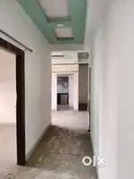 Room' partner ki jarurat hai