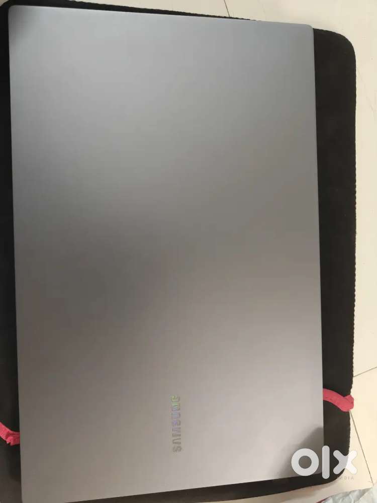 Samsung Galaxy Book4 15.6″  Intel Core 5 120U  16GB RAM  512GB SSD