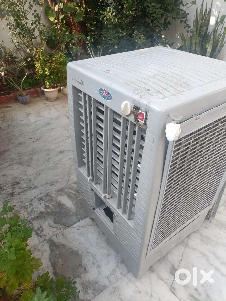 5 yrs old fyber cooler selling in 2000