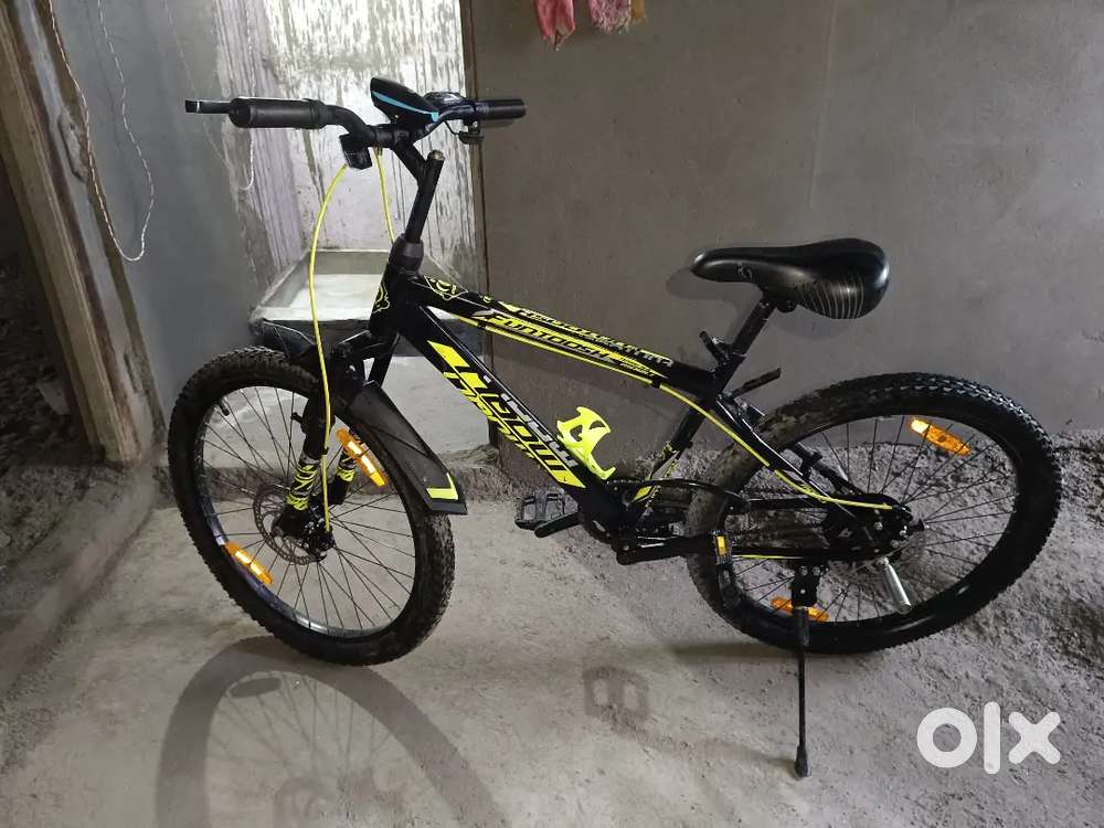 Moquil brand with disc brake