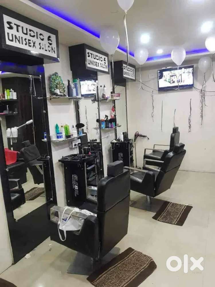 Spa andsalon need only female staff nd housekeeping for male nd female