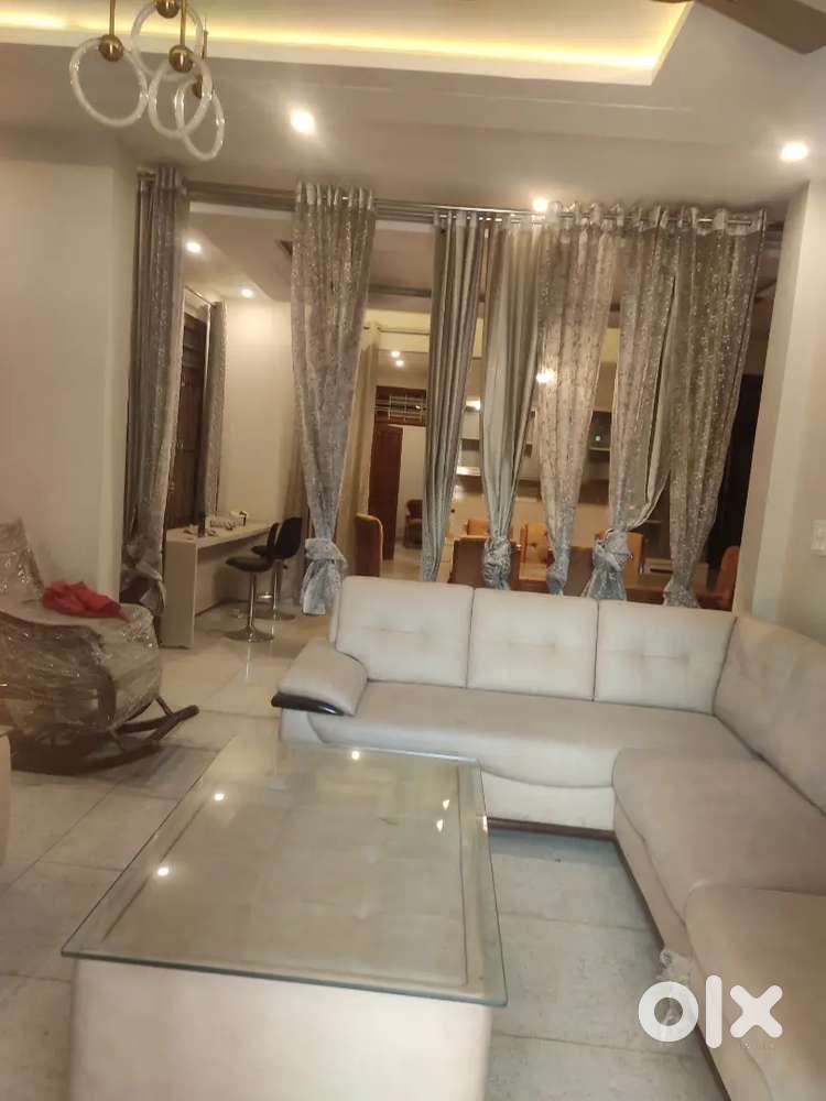 3 bhk furnished builder floor flat in Jankipuram