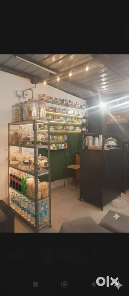 Helper chaiye. Cafe ke liye