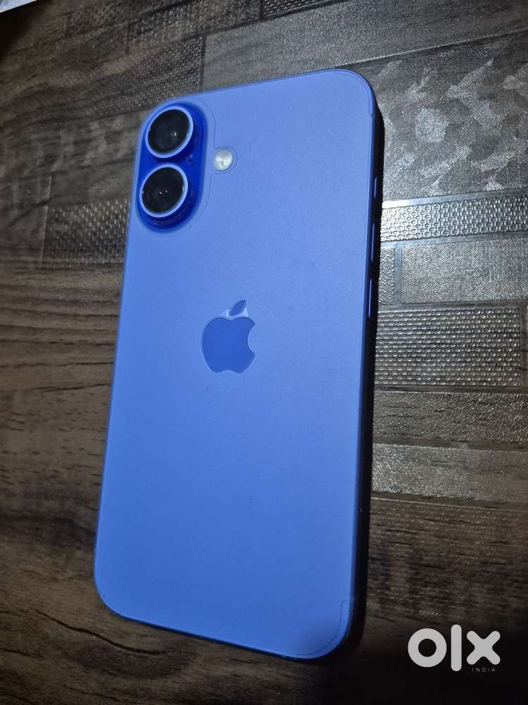 Urgent Selling IPhone 16 128 GB 4 month used Under Warranty