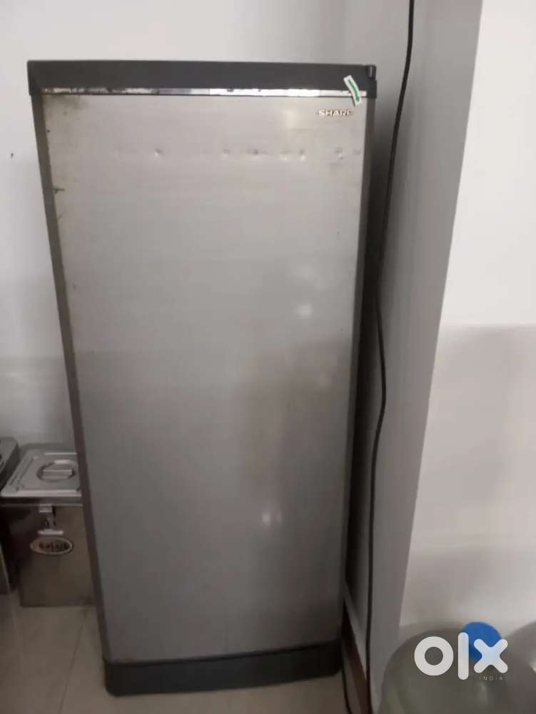 Sharp Fridge 165 L