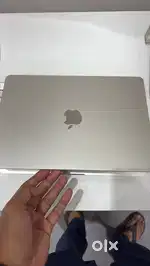 Apple Macbook M4 Silver